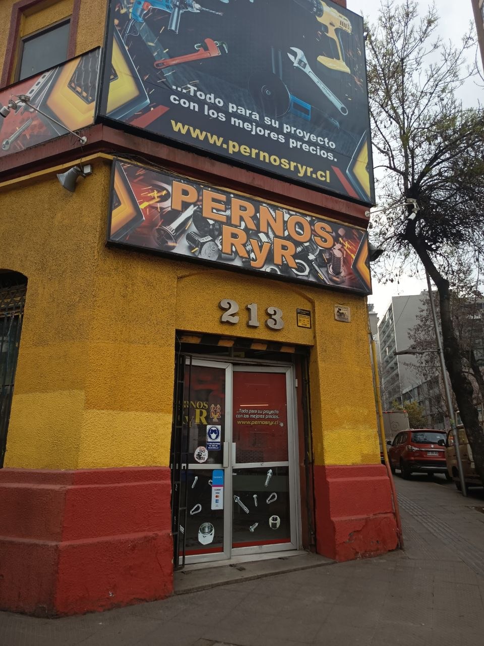 Local Pernos RyR en 10 de Julio Huamachuco